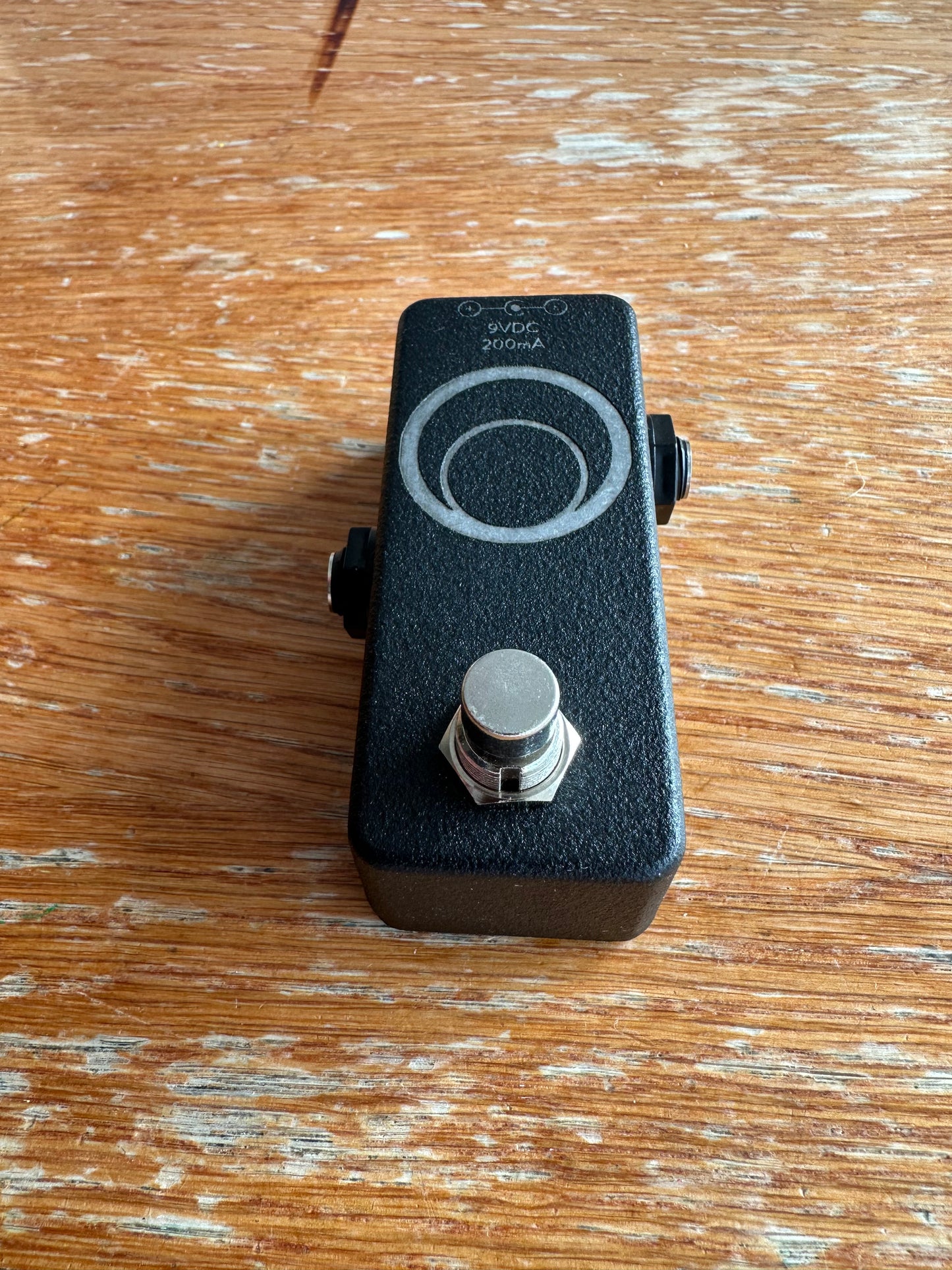 DOLG Nano feedback fuzz pedal